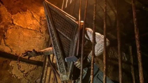 Пирамидоголовый