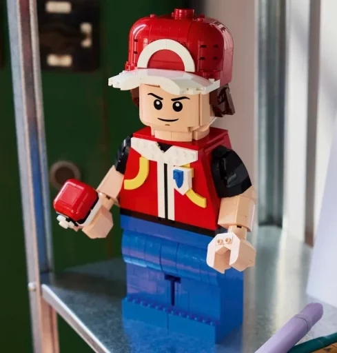 LEGO® Pokémon™ Up-Scaled Red Minifigure