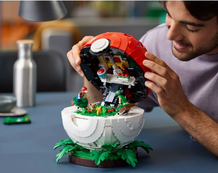 LEGO Pokémon к 30-летию: первые минифигурки тренеров, Райкваза, Арканин и Манчлакс